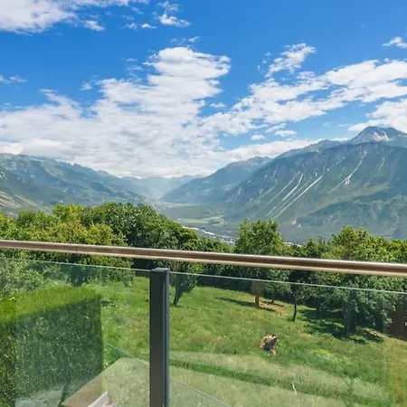 4bdr Alpine With Game And Sunny Terrace Villa *