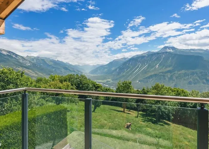 4bdr Alpine With Game And Sunny Terrace Villa *